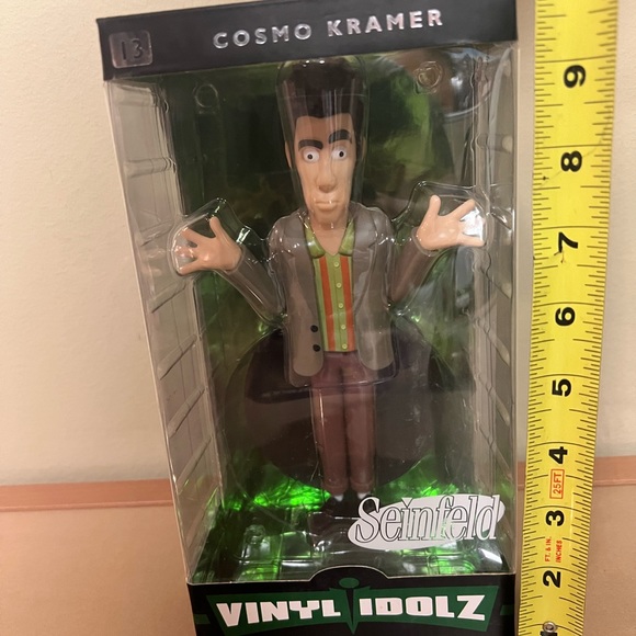 3/$45 Vinyl Idolz assorted pop culture icons - Picture 3 of 10